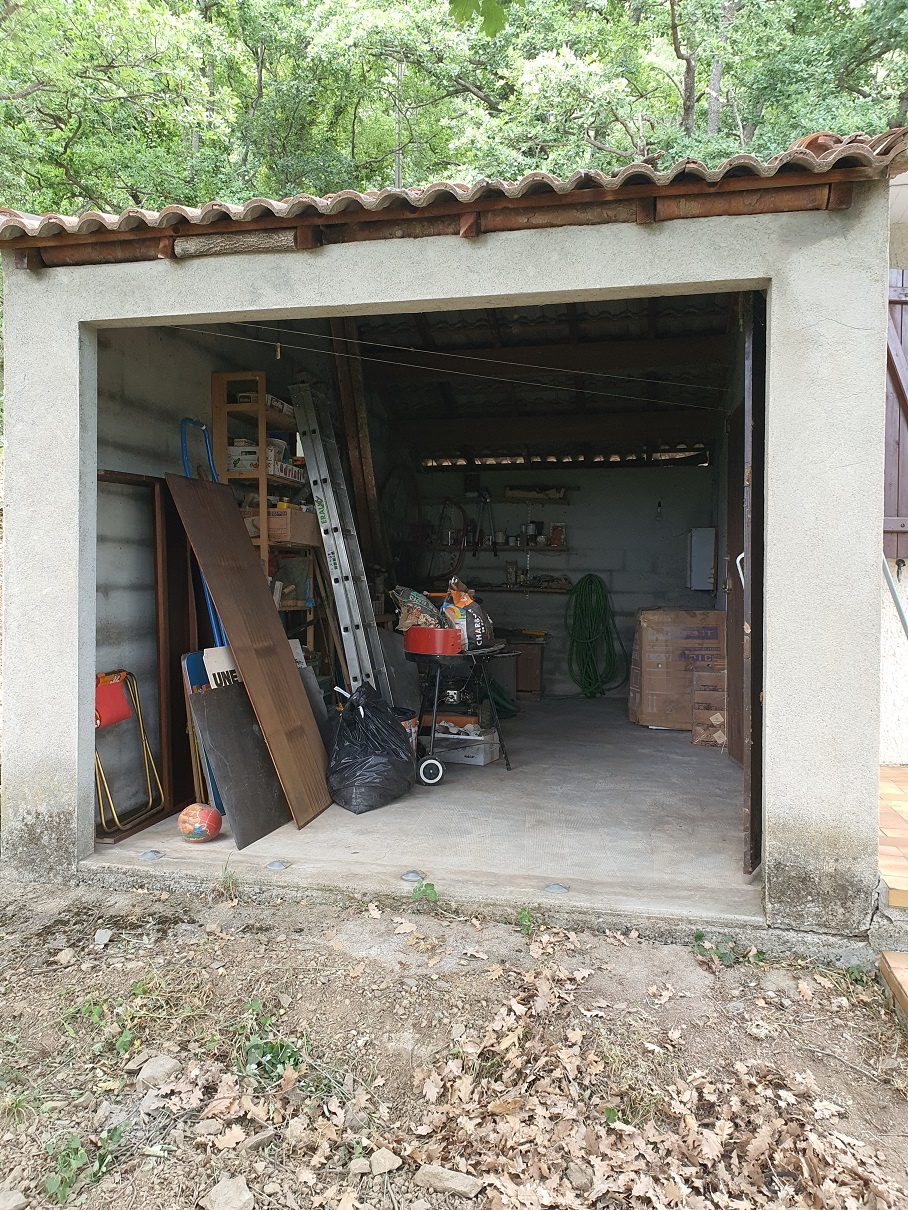 Garage: extension réalisée en parpaings
